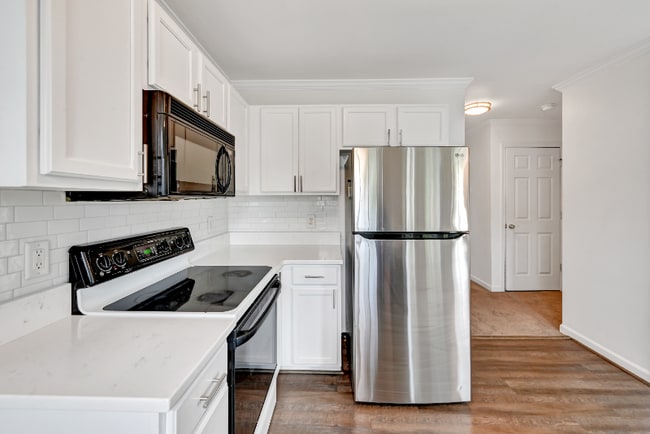 Building Photo - 145 Fountain Springs Rd