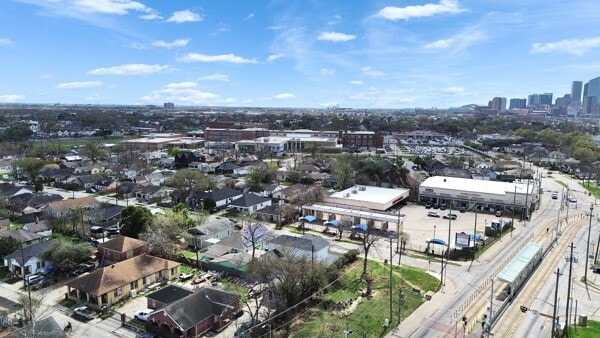 Building Photo - 1105 Panama St