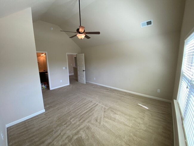 Building Photo - 735 Porter Ln