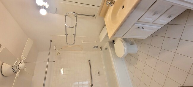 Building Photo - 6 Villa Verde Dr