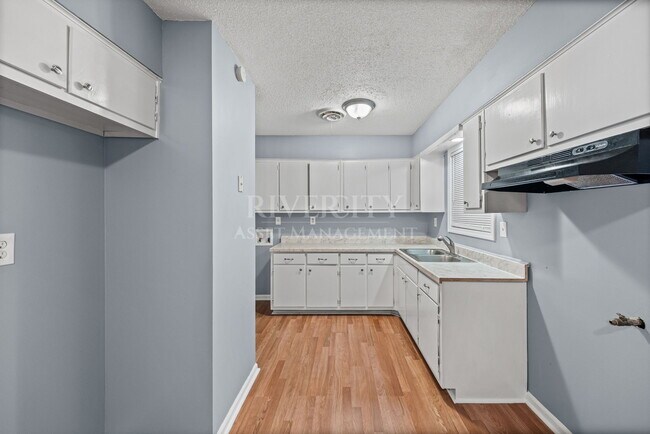 Building Photo - 277 Honduras Dr