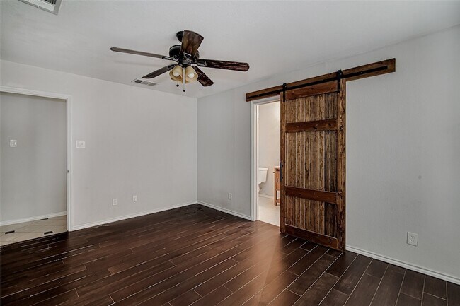 Building Photo - 120 N Flaxseed Ln