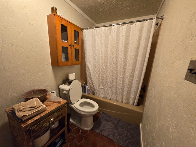 Building Photo - 906 Tyson St