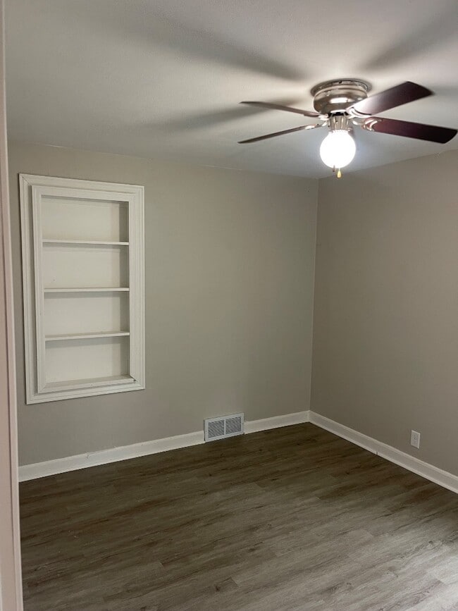 Building Photo - 813 Lincoln St