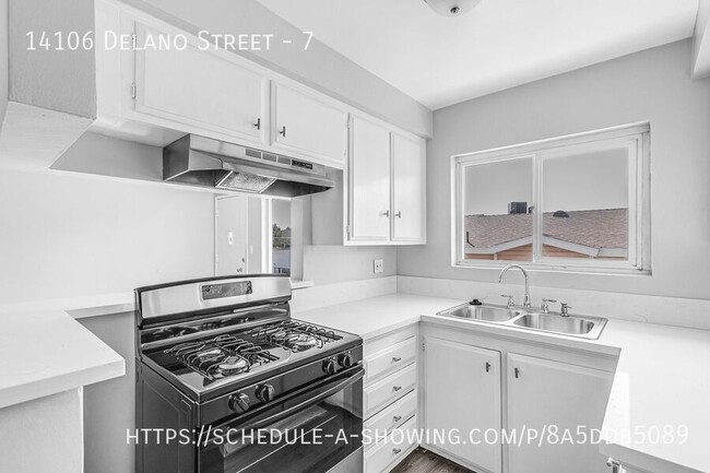 Building Photo - Newly remodeled 1 Bed + 1 Bath - *SECTION ...