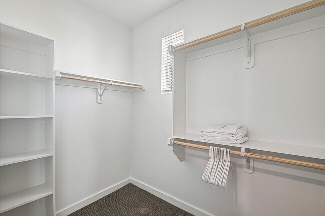 Closet - Brentwood at the Reserve