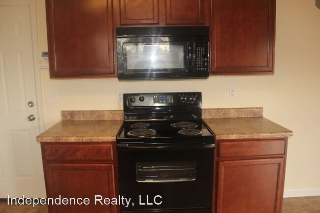 Building Photo - 3 br, 2.5 bath House - 316 Mertle Drive NE