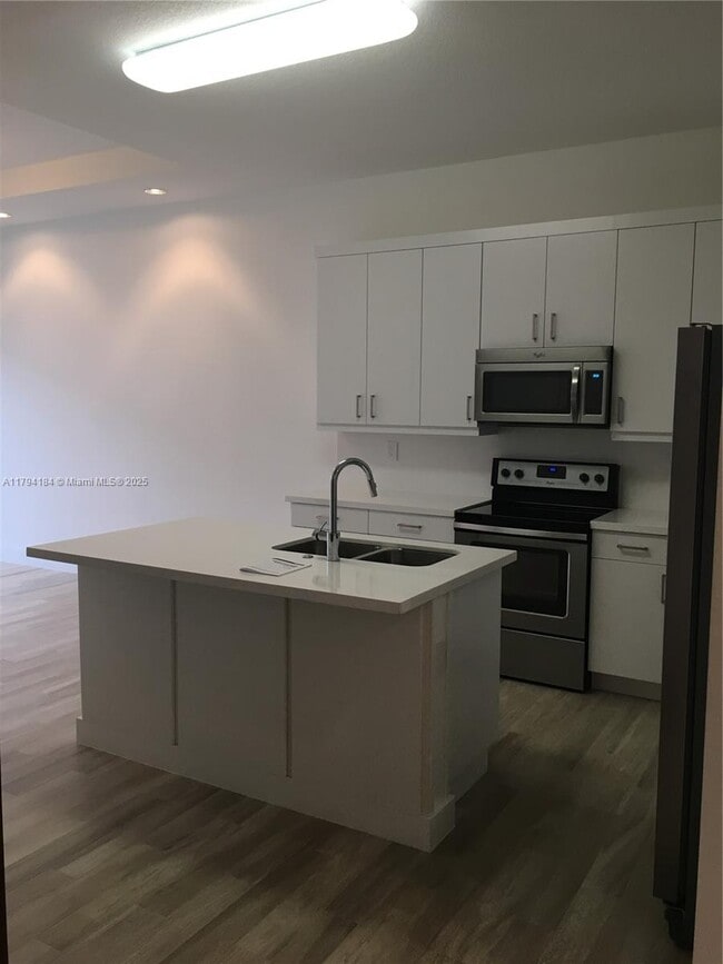 Building Photo - 17545 SW 150th Ct