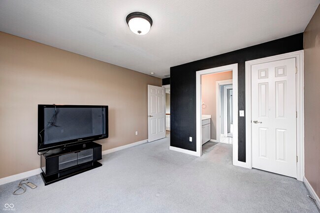 Building Photo - 2009 W 250 N