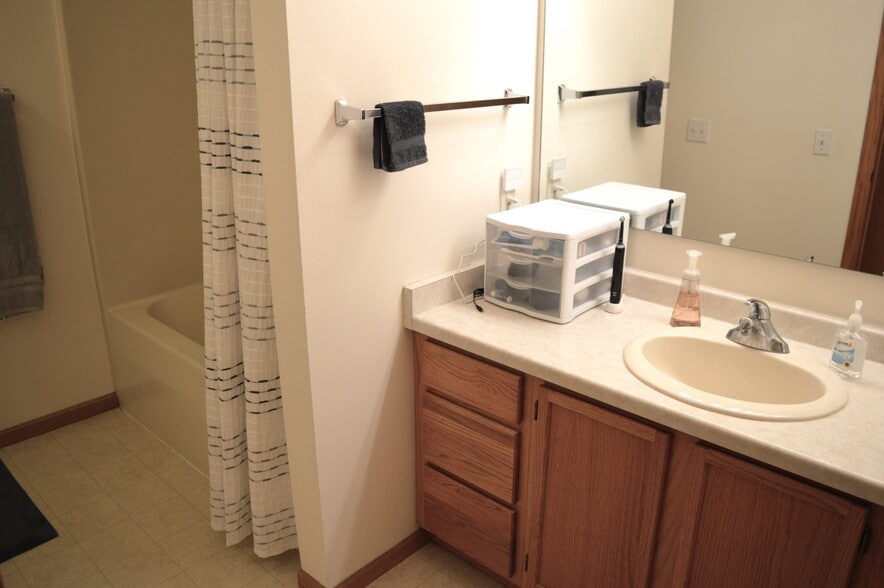 Building Photo - 301 Harbour Town Dr