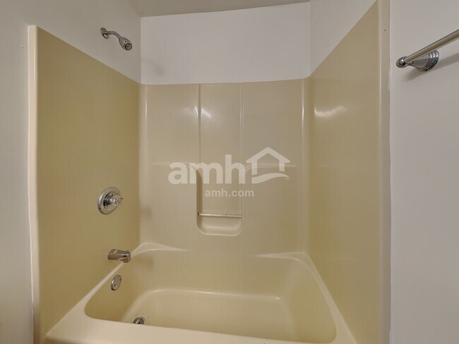 Building Photo - 318 Whitmore Trl