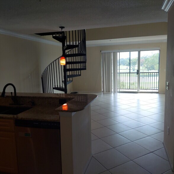 Building Photo - 2400 Feather Sound Dr