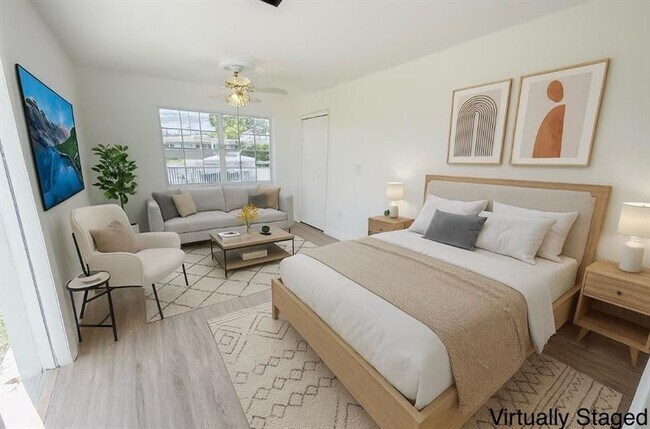 Building Photo - 3907 SW 59th Ave