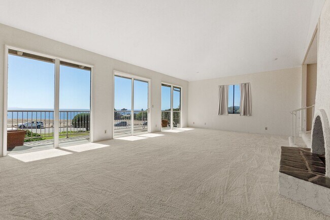 Building Photo - Ocean View Prime Location