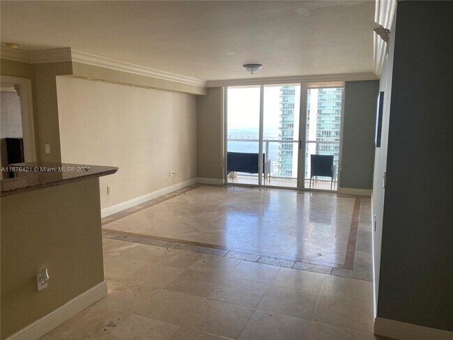 Building Photo - 1155 Brickell Bay Dr
