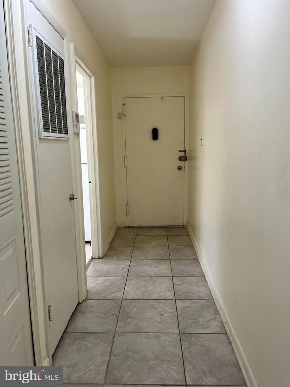 Building Photo - 10670 Weymouth St