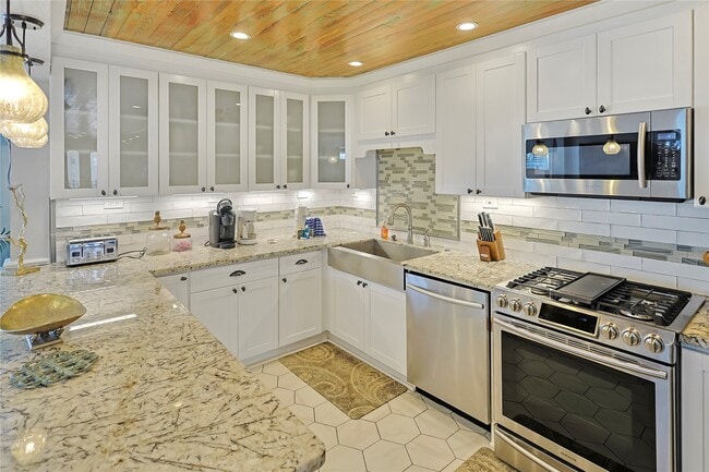 Building Photo - 2611 Avenue Q