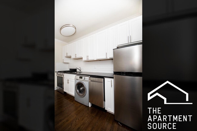 Building Photo - 918 Green Bay Rd