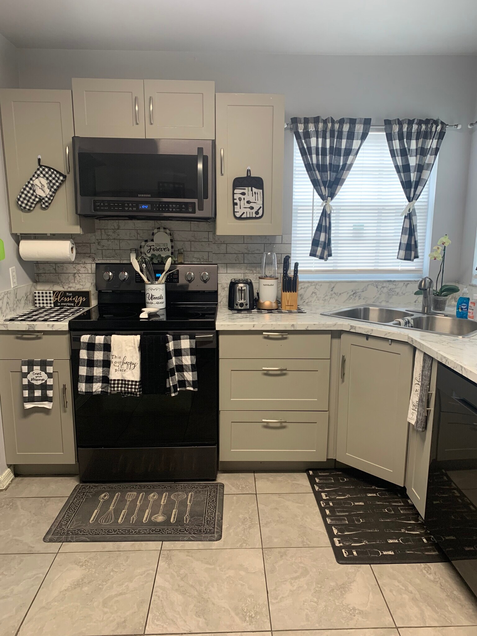 Building Photo - 8211 Natchez St