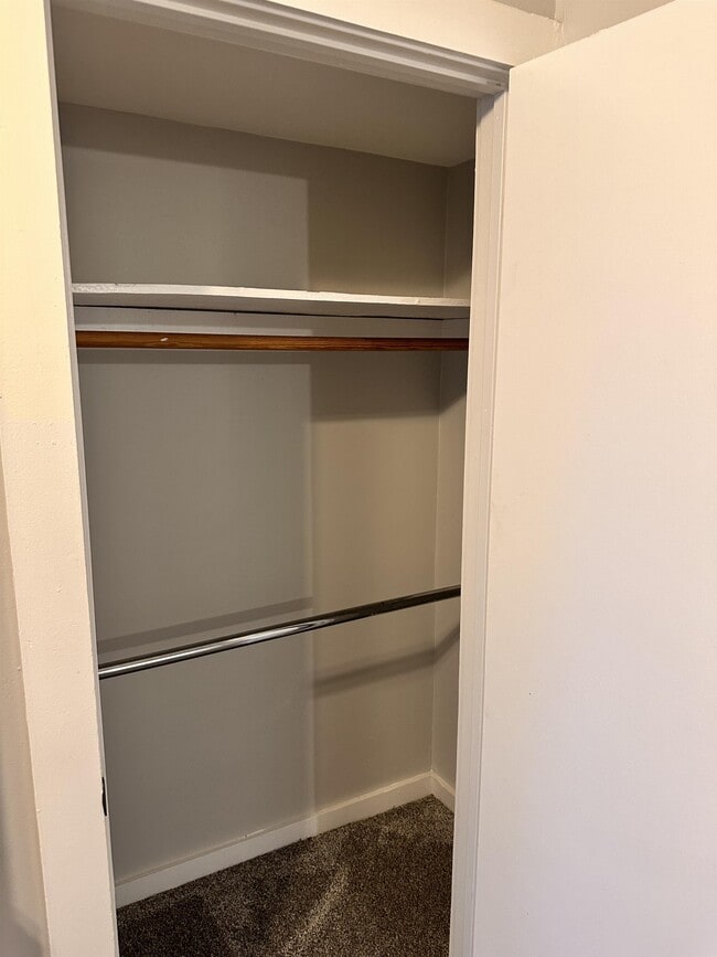 Building Photo - 334 Raymond St