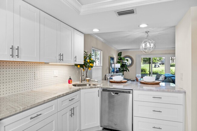 Building Photo - 9239 SE Riverfront Terrace