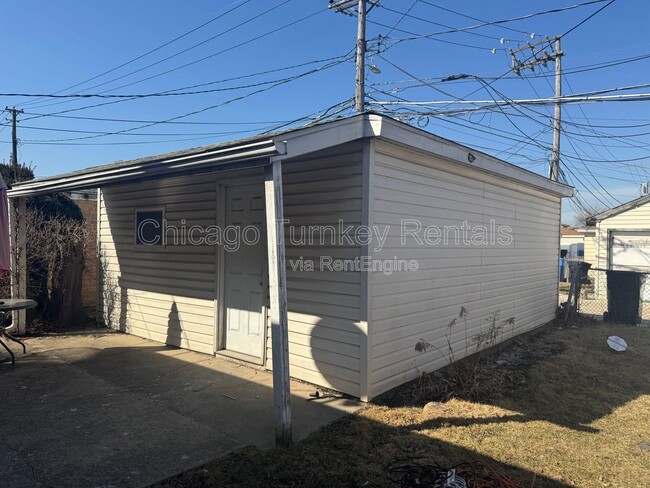 Building Photo - 2810 W 83rd St
