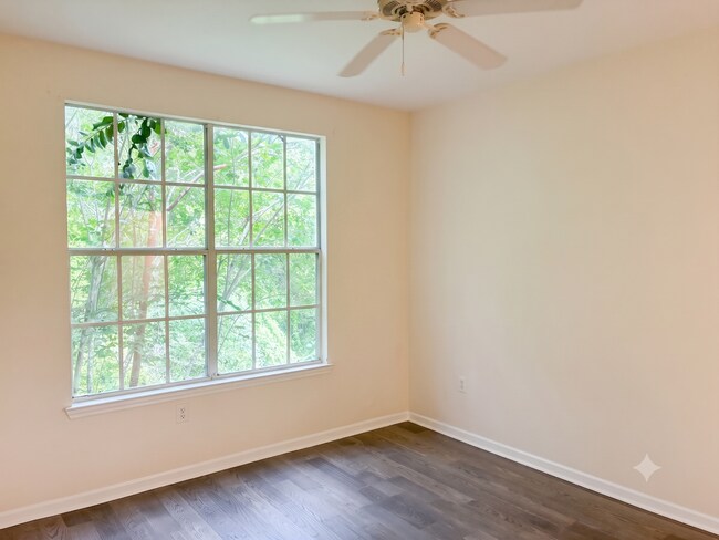 Building Photo - 12837 Madison Pointe Cir
