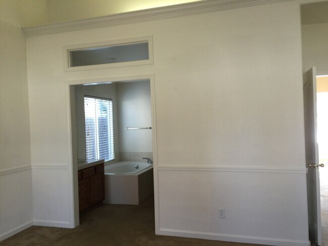 Building Photo - Buchanan Area Home with large yard Availab...