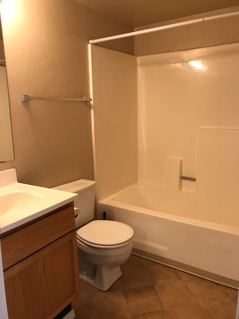 Building Photo - Ground Floor Two Bedroom Condo ~ North Pre...