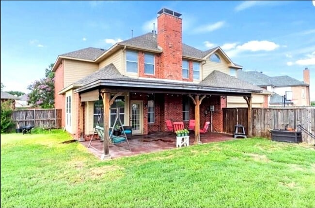 Building Photo - 1020 Vestal Ln