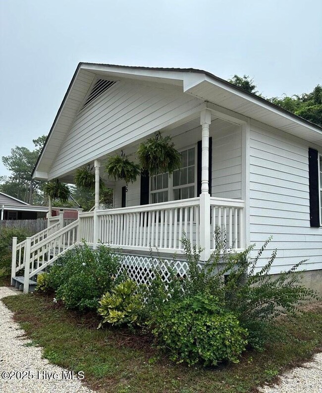 Building Photo - 575 N Bennett St