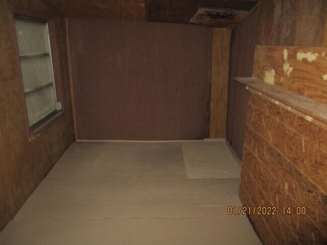 Building Photo - 2415 Rosebrier Ave
