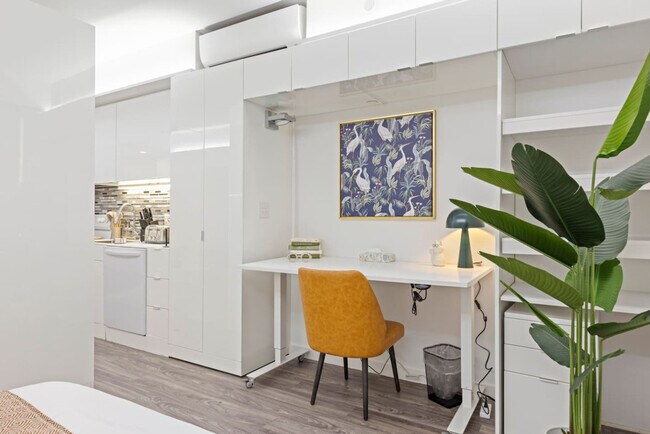 Building Photo - 12607 Larchmere Blvd