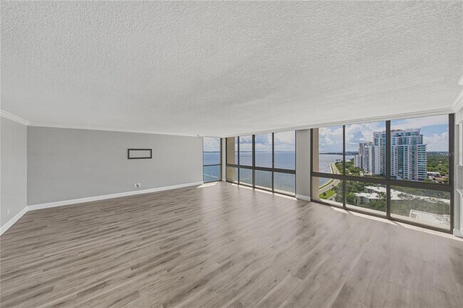 Building Photo - 3301 Bayshore Blvd