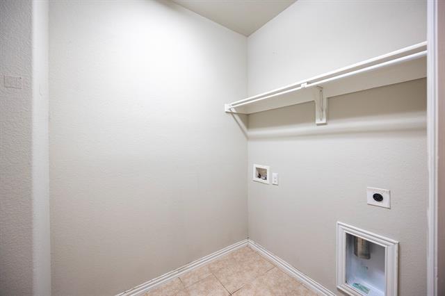 Building Photo - 1024 Mufasa Ln