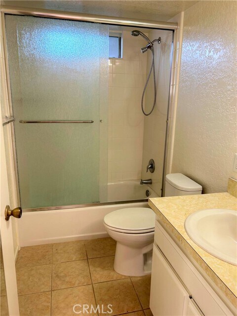 Building Photo - 402 S Ola Vista