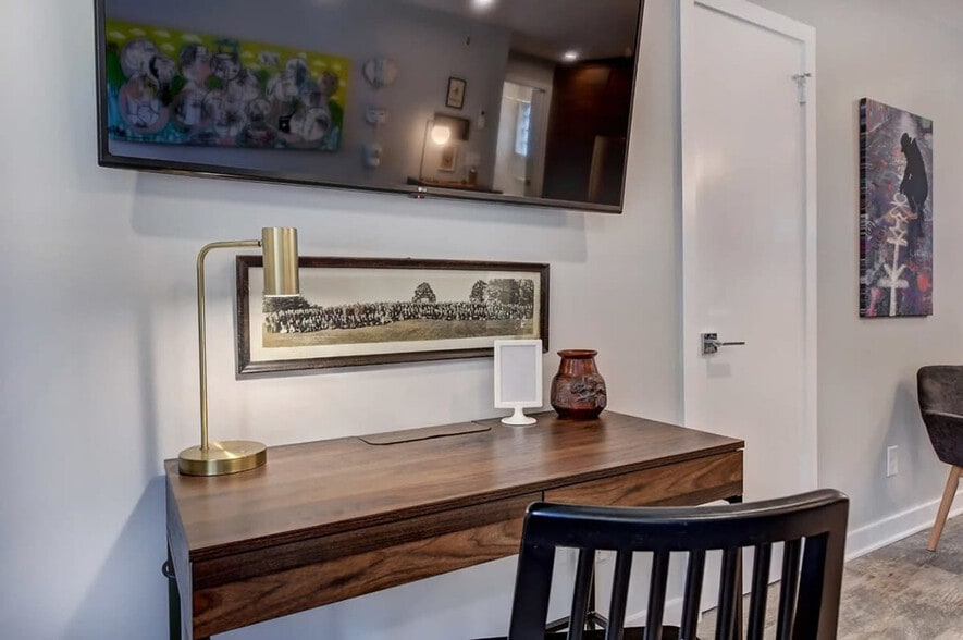 Building Photo - 510 Queens Rd