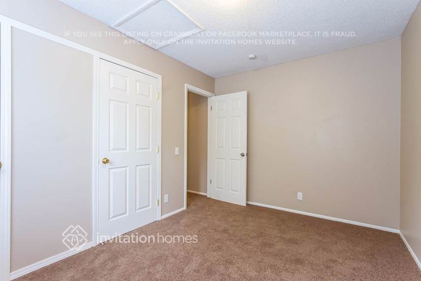 Building Photo - 13007 E Florida Dr