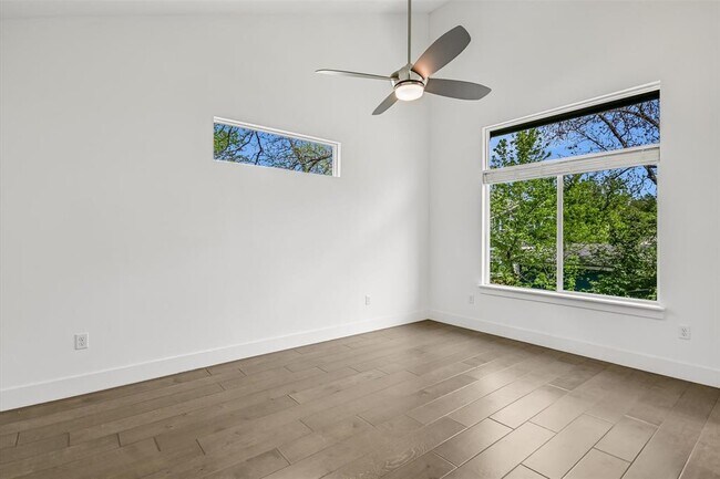 Building Photo - 1006 Payne Ave