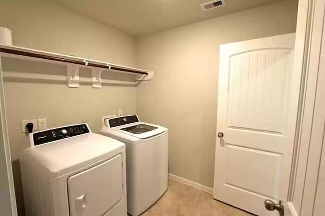 Building Photo - 17826 Auburn Heights Trail