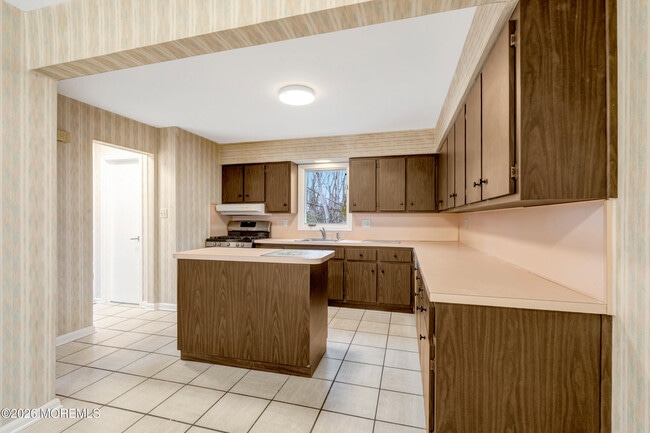 Building Photo - 429 Lake Ave