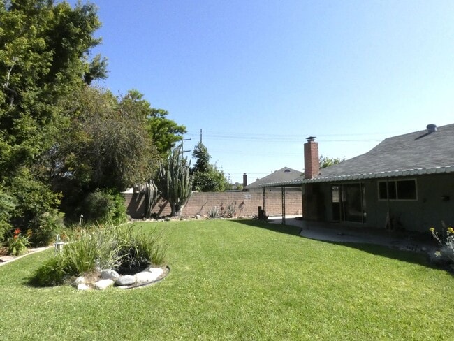 Building Photo - *Available NOW  in Whittier!*