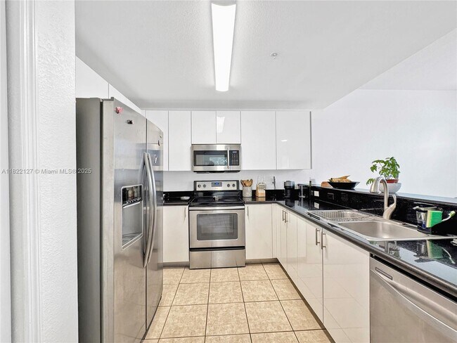 Building Photo - 11101 NW 83rd St