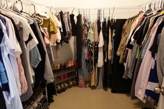 Building Photo - 11808 Thicket Wood Dr