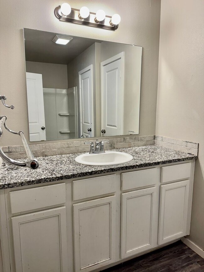 Building Photo - 2121 N Avenue J