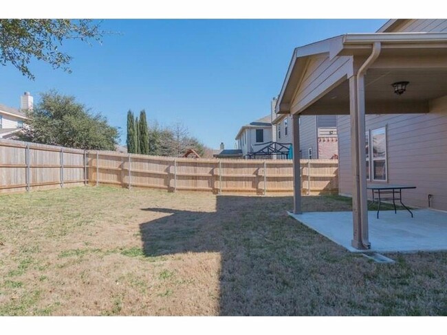Building Photo - 4 bed 2.5 bath in Brookstone Community!!