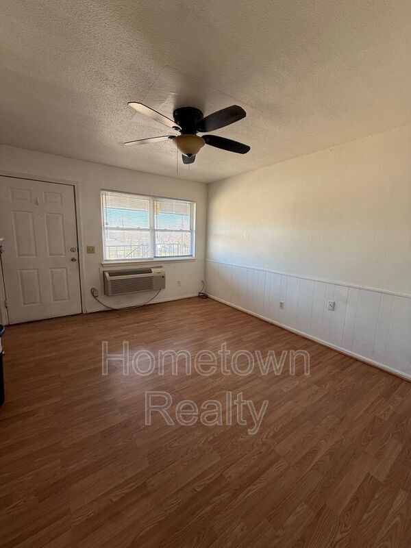 Building Photo - 2502 NW 35th St