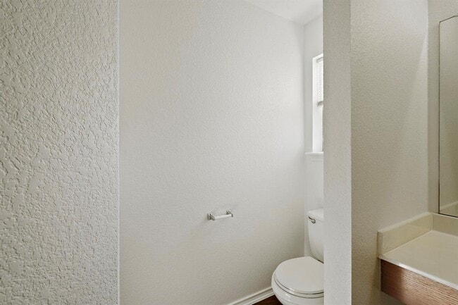 Building Photo - 200 Lexington