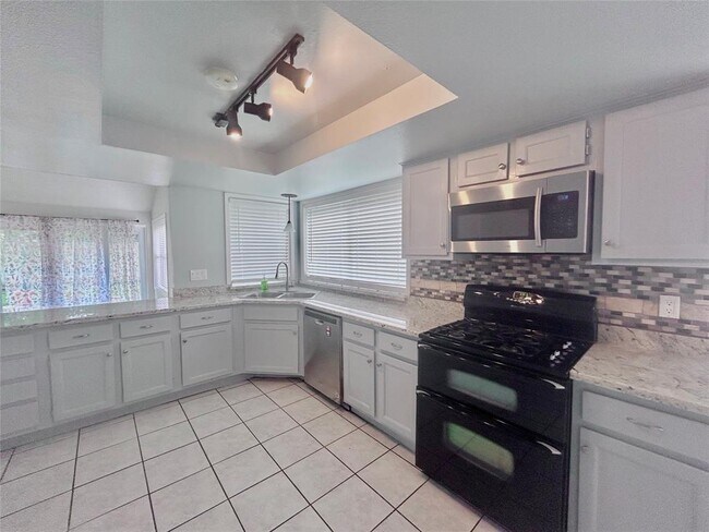 Building Photo - 18519 Sweetjasmine Ln