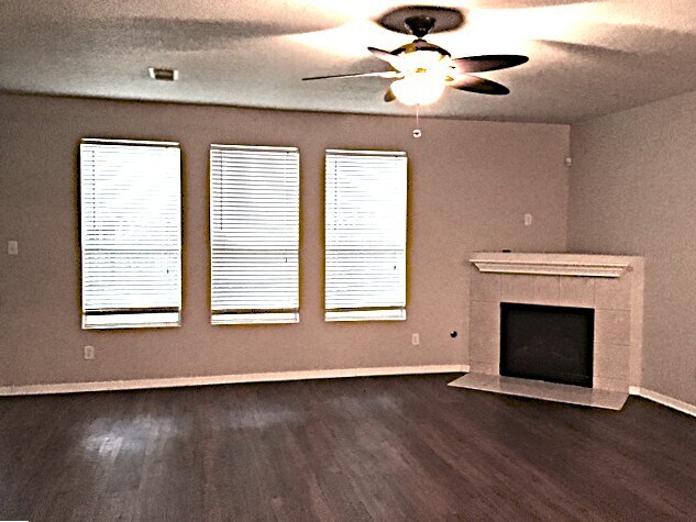 Building Photo - 15515 Elm Leaf Pl